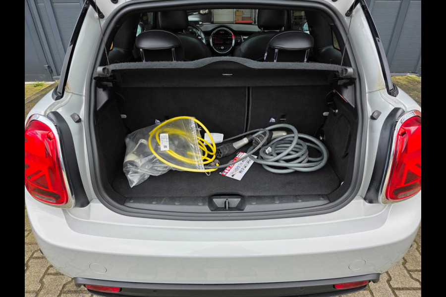 MINI Mini Electric Yours 33 kWh / NAP / 1 EIGENAAR / DEALER ONDERH. / STOELVERW. / CAMERA / KEYLESS / LEDER / PANO / DAB+ / HUD !