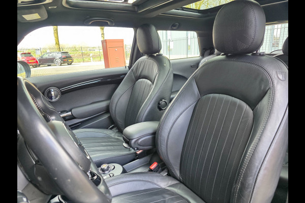 MINI Mini Electric Yours 33 kWh / NAP / 1 EIGENAAR / DEALER ONDERH. / STOELVERW. / CAMERA / KEYLESS / LEDER / PANO / DAB+ / HUD !