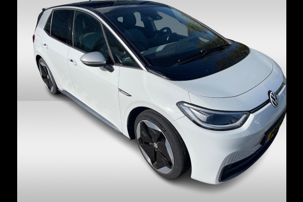 Volkswagen ID.3 First Max 58 kWh / Full option! / Panoramadak / Camera / Head-up / Keyless / 20'' / ACC / Dodehoek / Elektr. stoelen / Massage / Navigatie / Stuurverwarming