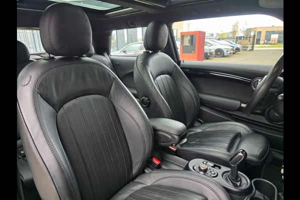 MINI Mini Electric Yours 33 kWh / NAP / 1 EIGENAAR / DEALER ONDERH. / STOELVERW. / CAMERA / KEYLESS / LEDER / PANO / DAB+ / HUD !