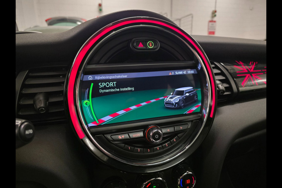 MINI Mini Electric Yours 33 kWh / NAP / 1 EIGENAAR / DEALER ONDERH. / STOELVERW. / CAMERA / KEYLESS / LEDER / PANO / DAB+ / HUD !