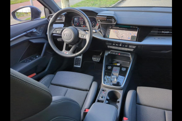 Audi A3 Limousine 30 TFSI S edition NL-AUTO | 1/2 LEDER | CARPLAY