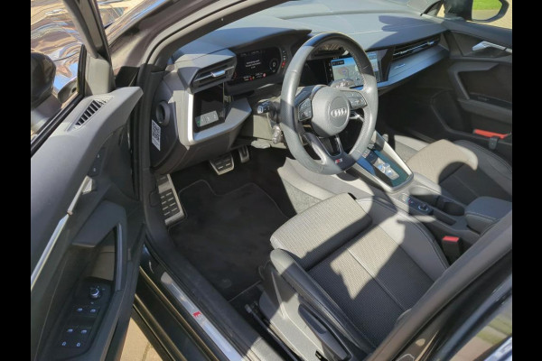 Audi A3 Limousine 30 TFSI S edition NL-AUTO | 1/2 LEDER | CARPLAY