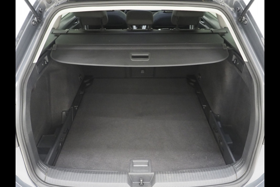 Volkswagen Golf Variant 1.0 TSI | Sportstoelen | Adaptive Cruise | Camera | Dodehoek | Stoelverwarming | DAB | Carplay