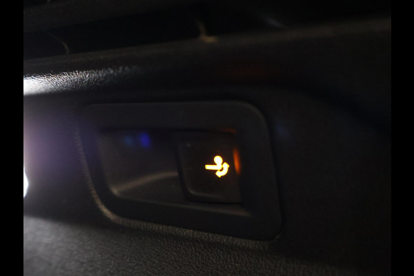 Volkswagen ID.4 GTX 4MOTION 77 kWh 300 PK + TREKHAAK | SFEERVERL. | 360 CAMERA | STUUR/STOELVERW. | ORIG. NL