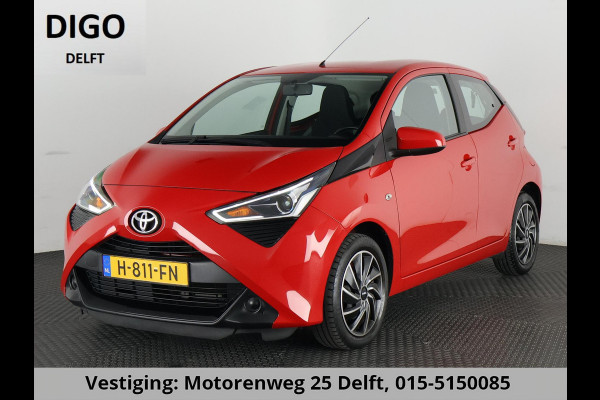 Toyota Aygo 1.0 VVT-i X-PLAY CARPLAY NAVI GARANTIE 2030* . CAMERA . DEALER ONDERHOUDEN . APPLE CARPLAY & ANDROID AUTO