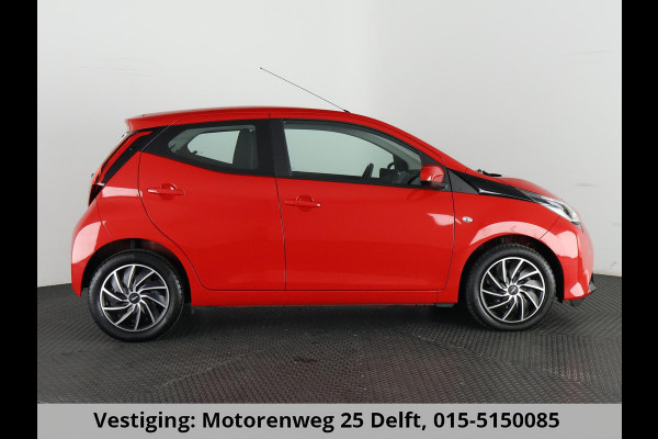 Toyota Aygo 1.0 VVT-i X-PLAY CARPLAY NAVI GARANTIE 2030* . CAMERA . DEALER ONDERHOUDEN . APPLE CARPLAY & ANDROID AUTO