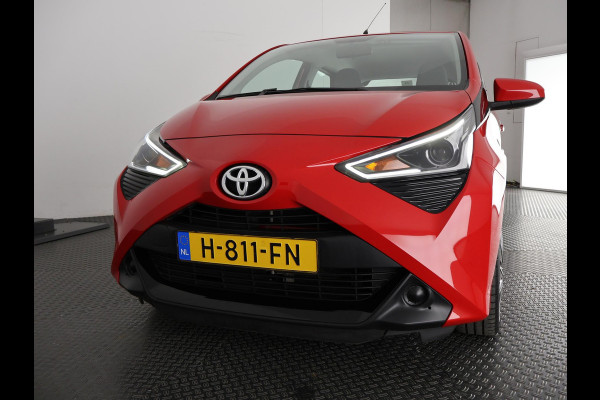 Toyota Aygo 1.0 VVT-i X-PLAY CARPLAY NAVI GARANTIE 2030* . CAMERA . DEALER ONDERHOUDEN . APPLE CARPLAY & ANDROID AUTO