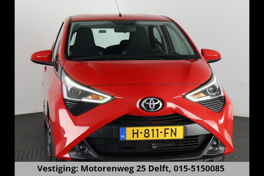 Toyota Aygo 1.0 VVT-i X-PLAY CARPLAY NAVI GARANTIE 2030* . CAMERA . DEALER ONDERHOUDEN . APPLE CARPLAY & ANDROID AUTO