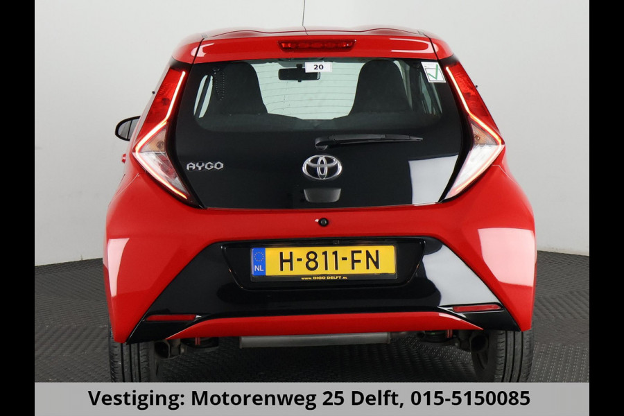 Toyota Aygo 1.0 VVT-i X-PLAY CARPLAY NAVI GARANTIE 2030* . CAMERA . DEALER ONDERHOUDEN . APPLE CARPLAY & ANDROID AUTO