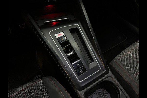 Volkswagen Golf 2.0 TSI GTI Pano|Sfeer|Camera|IQ|ACC|Lane Assist