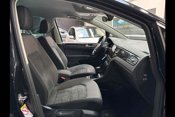 Volkswagen Golf Sportsvan 1.5 TSI ACT Highline Carplay / Trekhaak