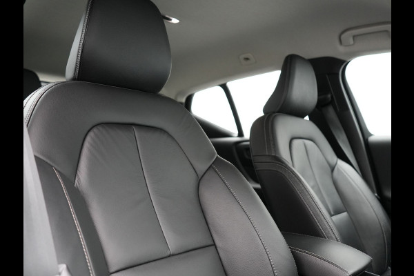 Volvo XC40 T4 Recharge Inscription 211pk PHEV Dealer O.H. | Trekhaak Af Fabriek | Adaptive Cruise | 360 Camera | Lederen Sportstoelen Memory & Verwarmd | Stuur Verwarmd | Apple Carplay | Keyless | Blis | Navigatie | DAB | Plug In Hybrid