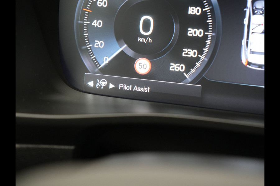 Volvo XC40 T4 Recharge Inscription 211pk PHEV Dealer O.H. | Trekhaak Af Fabriek | Adaptive Cruise | 360 Camera | Lederen Sportstoelen Memory & Verwarmd | Stuur Verwarmd | Apple Carplay | Keyless | Blis | Navigatie | DAB | Plug In Hybrid