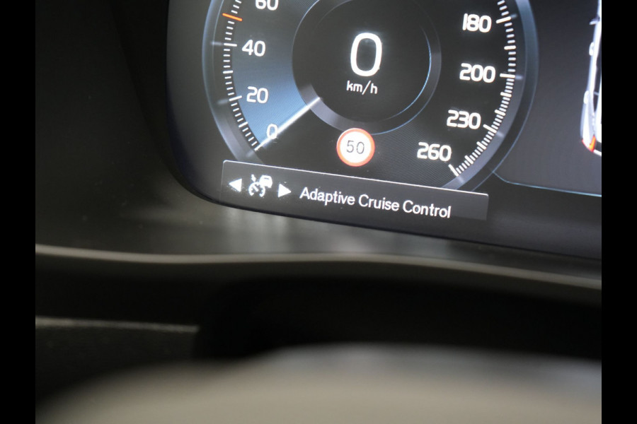 Volvo XC40 T4 Recharge Inscription 211pk PHEV Dealer O.H. | Trekhaak Af Fabriek | Adaptive Cruise | 360 Camera | Lederen Sportstoelen Memory & Verwarmd | Stuur Verwarmd | Apple Carplay | Keyless | Blis | Navigatie | DAB | Plug In Hybrid