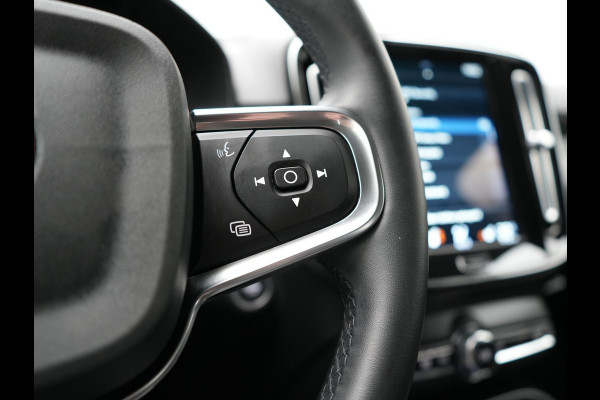 Volvo XC40 T4 Recharge Inscription 211pk PHEV Dealer O.H. | Trekhaak Af Fabriek | Adaptive Cruise | 360 Camera | Lederen Sportstoelen Memory & Verwarmd | Stuur Verwarmd | Apple Carplay | Keyless | Blis | Navigatie | DAB | Plug In Hybrid