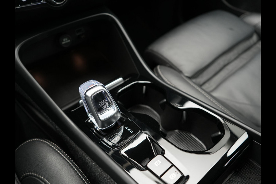 Volvo XC40 T4 Recharge Inscription 211pk PHEV Dealer O.H. | Trekhaak Af Fabriek | Adaptive Cruise | 360 Camera | Lederen Sportstoelen Memory & Verwarmd | Stuur Verwarmd | Apple Carplay | Keyless | Blis | Navigatie | DAB | Plug In Hybrid