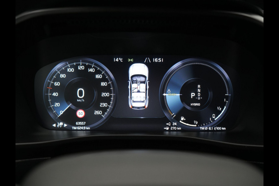 Volvo XC40 T4 Recharge Inscription 211pk PHEV Dealer O.H. | Trekhaak Af Fabriek | Adaptive Cruise | 360 Camera | Lederen Sportstoelen Memory & Verwarmd | Stuur Verwarmd | Apple Carplay | Keyless | Blis | Navigatie | DAB | Plug In Hybrid