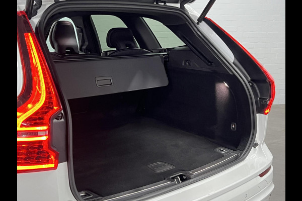 Volvo XC60 2.0 T6 Plug-in hybrid AWD Plus Dark Trekhaak | Adapt. cruise | Open dak | Stuur-/stoelverwarming | Achteruitrij camera | Memory | Carplay