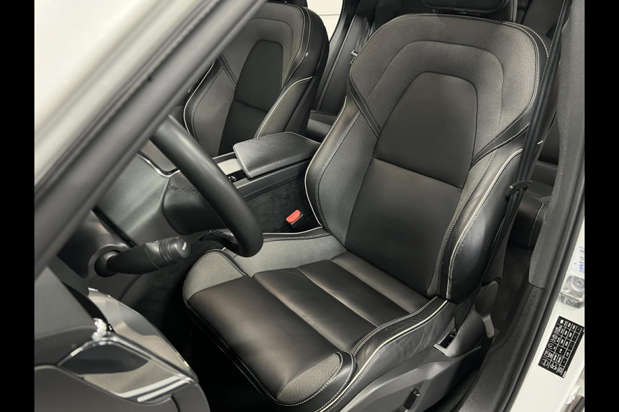 Volvo XC60 2.0 T6 Plug-in hybrid AWD Plus Dark Trekhaak | Adapt. cruise | Open dak | Stuur-/stoelverwarming | Achteruitrij camera | Memory | Carplay