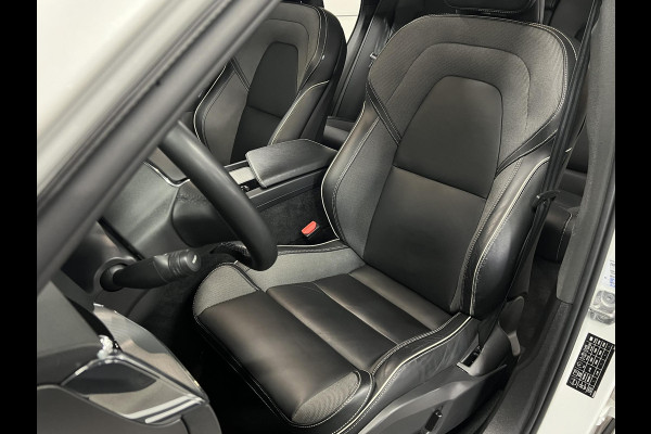 Volvo XC60 2.0 T6 Plug-in hybrid AWD Plus Dark Trekhaak | Adapt. cruise | Open dak | Stuur-/stoelverwarming | Achteruitrij camera | Memory | Carplay