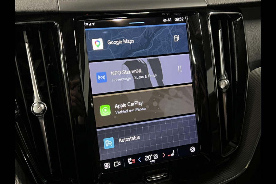 Volvo XC60 2.0 T6 Plug-in hybrid AWD Plus Dark Trekhaak | Adapt. cruise | Open dak | Stuur-/stoelverwarming | Achteruitrij camera | Memory | Carplay