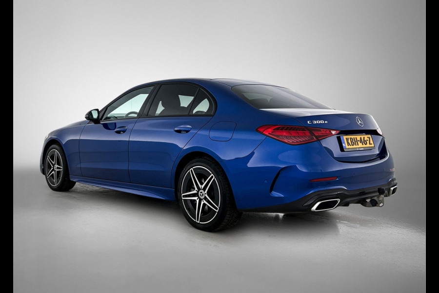 Mercedes-Benz C-Klasse 300 e AMG Plug-In Hybride Trekhaak | AMG LIne | Night Pakket | Memory Voorstoelen | Ledkoplampen | Inclusief 24 maanden Mercedes-Benz Certified garantie voor Europa.