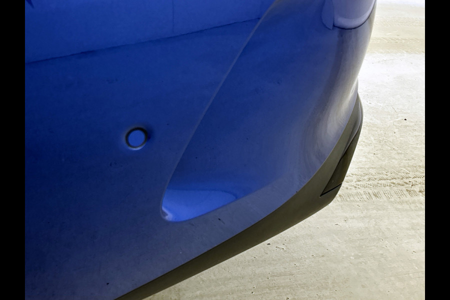 Mercedes-Benz C-Klasse 300 e AMG Plug-In Hybride Trekhaak | AMG LIne | Night Pakket | Memory Voorstoelen | Ledkoplampen | Inclusief 24 maanden Mercedes-Benz Certified garantie voor Europa.