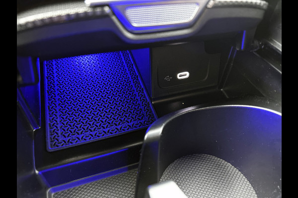 Mercedes-Benz C-Klasse 300 e AMG Plug-In Hybride Trekhaak | AMG LIne | Night Pakket | Memory Voorstoelen | Ledkoplampen | Inclusief 24 maanden Mercedes-Benz Certified garantie voor Europa.