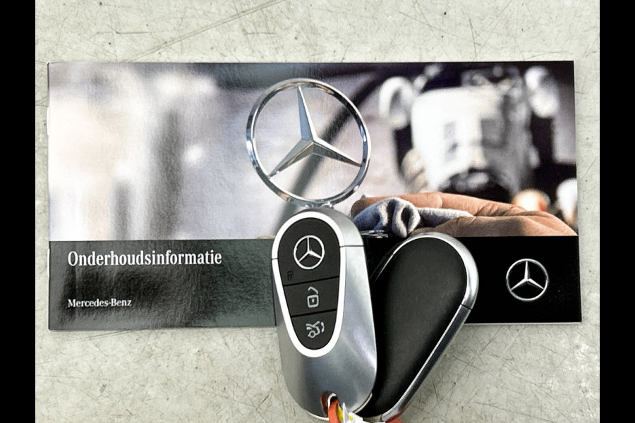 Mercedes-Benz C-Klasse 300 e AMG Plug-In Hybride Trekhaak | AMG LIne | Night Pakket | Memory Voorstoelen | Ledkoplampen | Inclusief 24 maanden Mercedes-Benz Certified garantie voor Europa.