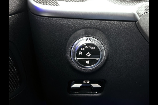 Mercedes-Benz C-Klasse 300 e AMG Plug-In Hybride Trekhaak | AMG LIne | Night Pakket | Memory Voorstoelen | Ledkoplampen | Inclusief 24 maanden Mercedes-Benz Certified garantie voor Europa.