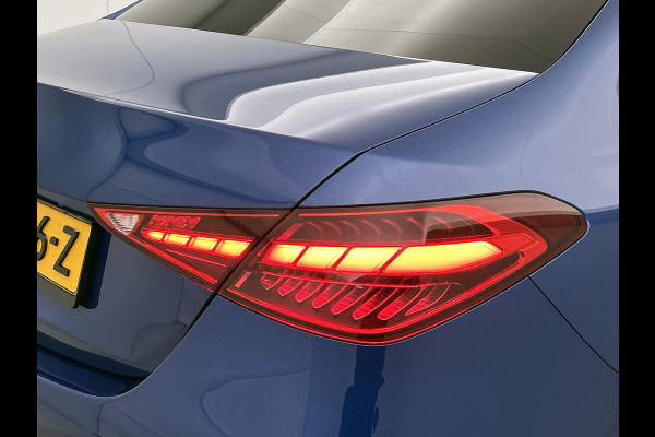 Mercedes-Benz C-Klasse 300 e AMG Plug-In Hybride Trekhaak | AMG LIne | Night Pakket | Memory Voorstoelen | Ledkoplampen | Inclusief 24 maanden Mercedes-Benz Certified garantie voor Europa.