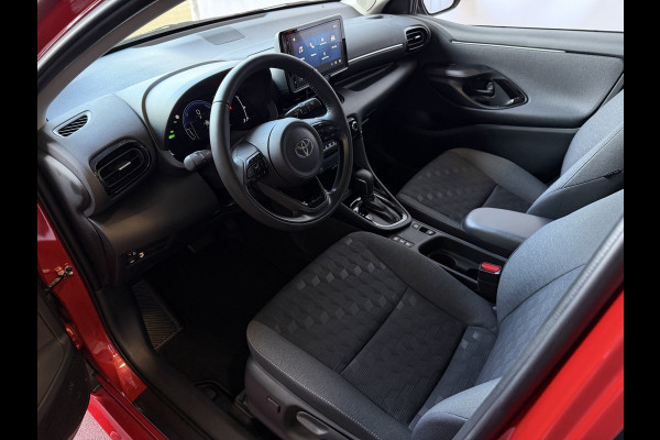 Toyota Yaris 1.5 HYBRID 115 DYNAMIC+ COMF.PACK STOEL/STUUR/VERW DODEHOEK.ASS ADAP.CRUISE PDC 2X ✅ Top Auto's Wijchen , Al 30 Jaar verkoop van Toyota , Type's Launch / Executive / Dynamic / First Edition / Business / Zowel Phev / Hev / Benzine / met fabrieksgarantie ✅