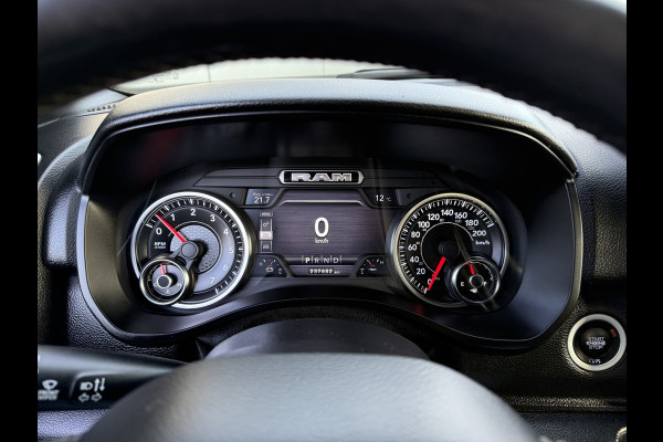 Dodge Ram 1500 5.7 V8 4x4 BIG HORN / CREW CAB / LPG-G3 / NL AUTO / PANO / CAMERA / 3.5T TREKHAAK / GORILLA EXHAUST