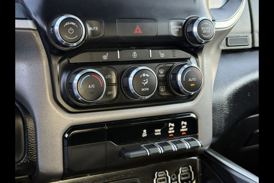 Dodge Ram 1500 5.7 V8 4x4 BIG HORN / CREW CAB / LPG-G3 / NL AUTO / PANO / CAMERA / 3.5T TREKHAAK / GORILLA EXHAUST