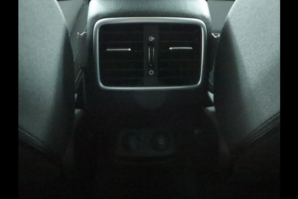 Kia Sportage 1.6 T-GDI 4WD DynamicLine - Rijklaar - Navigatie Full map - trekhaak  - Virena Zekerheidspakket € 895,-