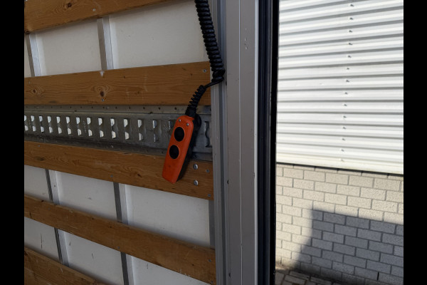 MAN TGE 35 2.0 Lang L4 Super Hoog 177pk bakwagen met Dhollandia laadklep / euro 6 / bpm vrij / vaste prijs rijklaar € 38.950 ex btw / lease vanaf € 636 / zwart metallic