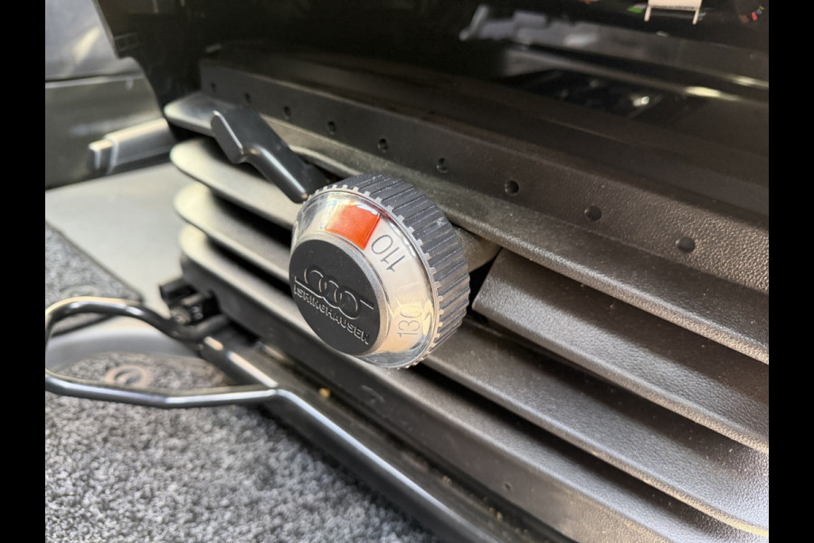 MAN TGE 35 2.0 Lang L4 Super Hoog 177pk bakwagen met Dhollandia laadklep / euro 6 / bpm vrij / vaste prijs rijklaar € 38.950 ex btw / lease vanaf € 636 / zwart metallic