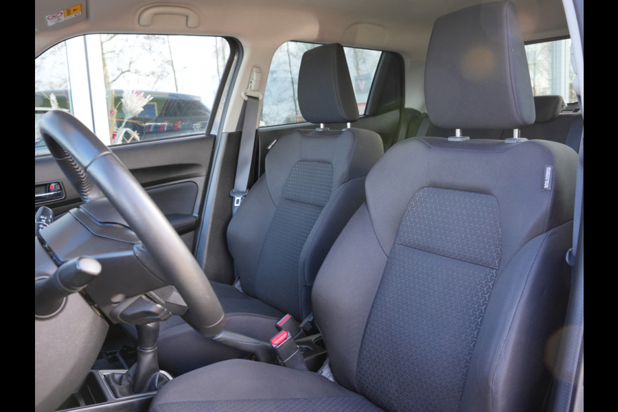Suzuki Swift 1.2 Select | Achteruitrijcamera | Voorstoelen verwarmd | DAB |