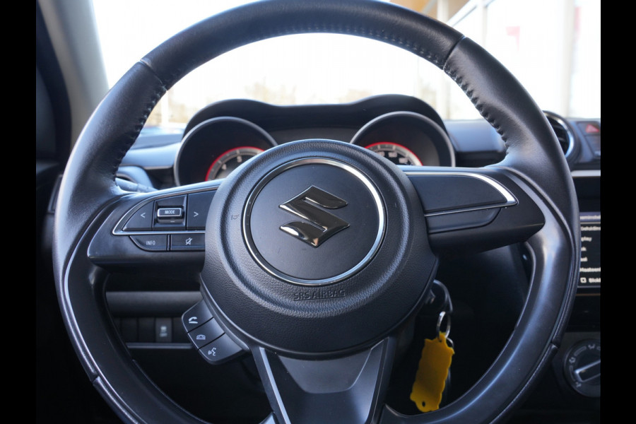 Suzuki Swift 1.2 Select | Achteruitrijcamera | Voorstoelen verwarmd | DAB |