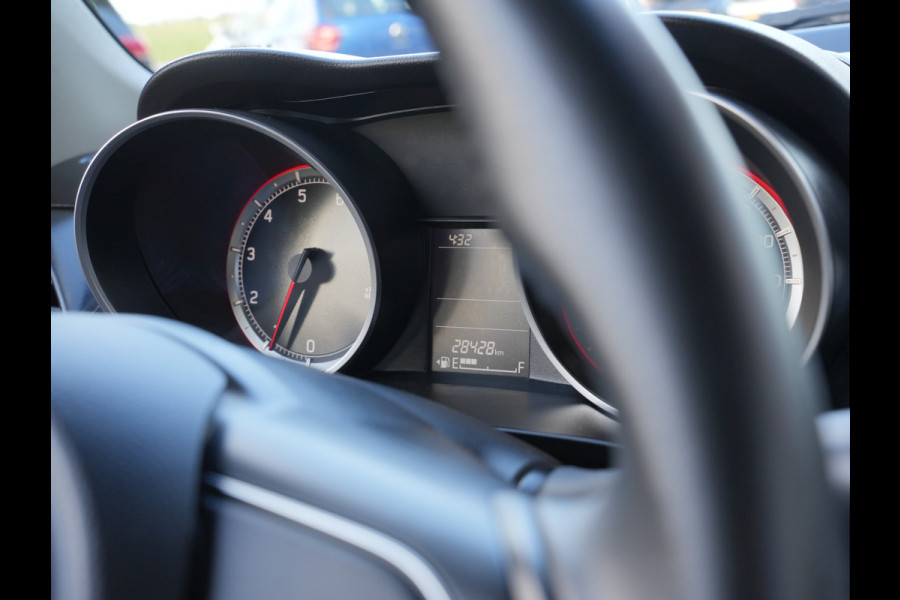 Suzuki Swift 1.2 Select | Achteruitrijcamera | Voorstoelen verwarmd | DAB |