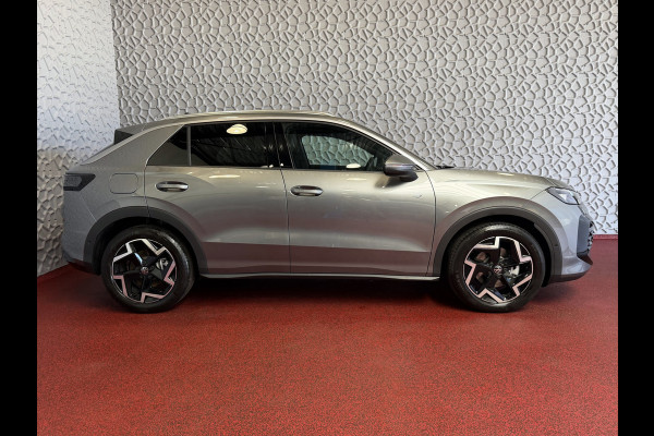 Volkswagen T-Roc 1.5 eTsi 150PK R-LINE EDITION VW.TREKHAAK BLACK STYLE IQ LED/GRIL/LOGO STOEL/STUUR.VERW 2026 ✅Top Auto's Wijchen , 30 Jaar Specialist in Volkswagen  : Alle Type's : R-Line Edition / Style / First Edition / Highline / Life , Zowel PHEV / HEV / MHEV / Benzine ✅