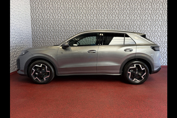 Volkswagen T-Roc 1.5 eTsi 150PK R-LINE EDITION VW.TREKHAAK BLACK STYLE IQ LED/GRIL/LOGO STOEL/STUUR.VERW 2026 ✅Top Auto's Wijchen , 30 Jaar Specialist in Volkswagen  : Alle Type's : R-Line Edition / Style / First Edition / Highline / Life , Zowel PHEV / HEV / MHEV / Benzine ✅
