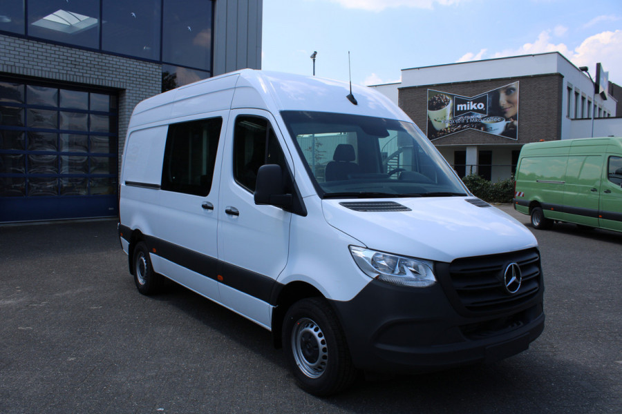 Mercedes-Benz Sprinter 317 CDI L2H2 DC 3500 kg trekhaak, MBUX met camera, Geveerde stoel