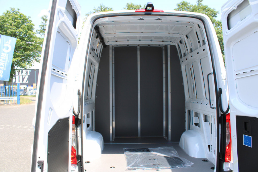 Mercedes-Benz Sprinter 317 CDI L2H2 DC 3500 kg trekhaak, MBUX met camera, Geveerde stoel