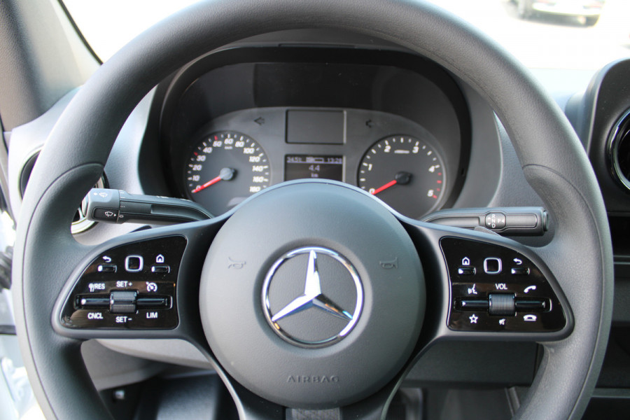 Mercedes-Benz Sprinter 317 CDI L2H2 DC 3500 kg trekhaak, MBUX met camera, Geveerde stoel