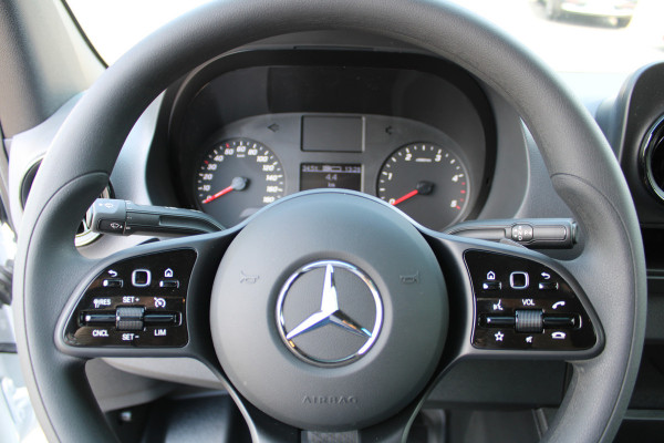 Mercedes-Benz Sprinter 317 CDI L2H2 DC 3500 kg trekhaak, MBUX met camera, Geveerde stoel