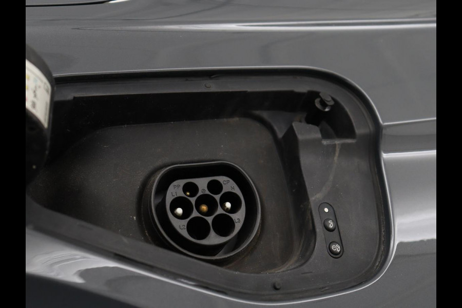 Seat Tarraco 1.4 TSI e-Hybrid PHEV FR | Panoramadak | Leder | Trekhaak | Stoel & stuurverwarming | Adaptive cruise | Camera | Carplay | Memory | Keyless | Full LED