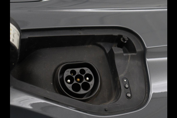 Seat Tarraco 1.4 TSI e-Hybrid PHEV FR | Panoramadak | Leder | Trekhaak | Stoel & stuurverwarming | Adaptive cruise | Camera | Carplay | Memory | Keyless | Full LED