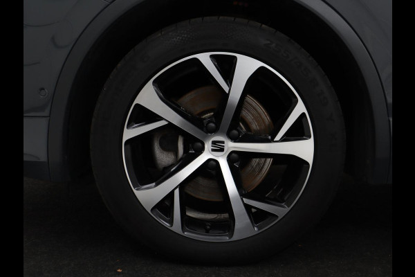 Seat Tarraco 1.4 TSI e-Hybrid PHEV FR | Panoramadak | Leder | Trekhaak | Stoel & stuurverwarming | Adaptive cruise | Camera | Carplay | Memory | Keyless | Full LED